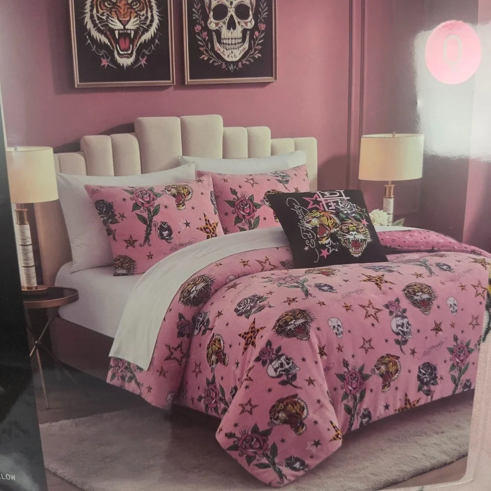 Ed Hardy Queen Comforter Set 4 Piece Pink Tiger Skull Rose Plush Bedding New